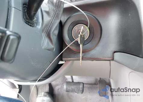 1998 Toyota Sienna Le z USA, uszkodzony, nr VIN 4T3ZF13C3WU081811